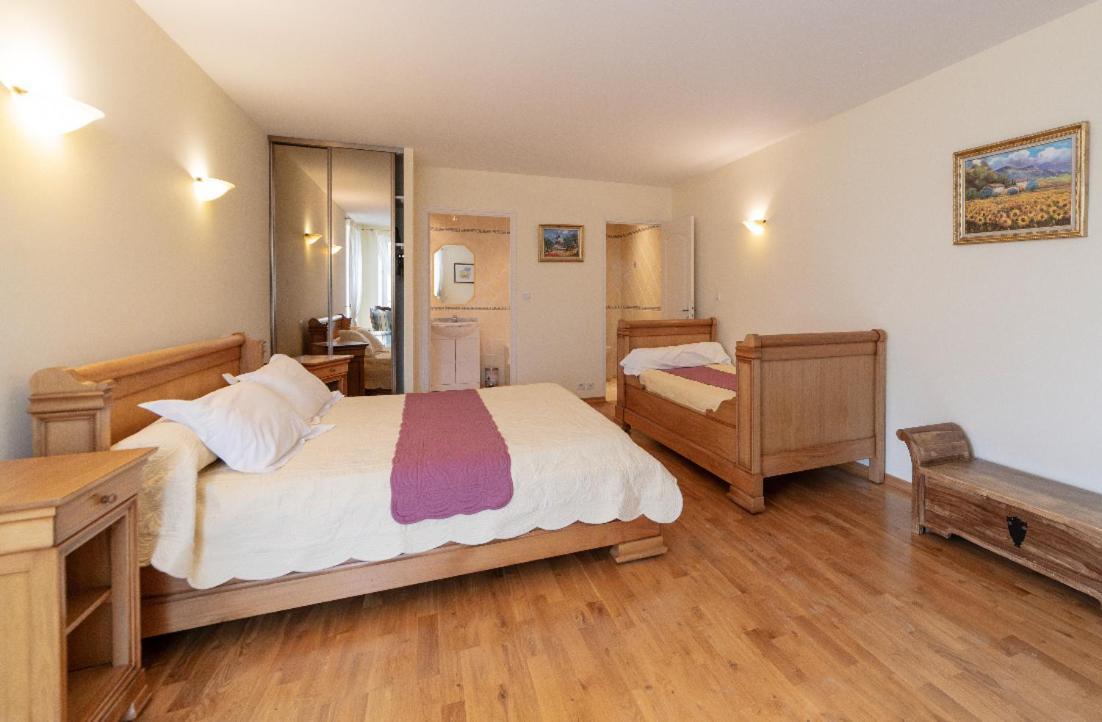 Bed and Breakfast Chambre D'Hotes Le Val Du Chapelain Montigny-la-Resle Exteriér fotografie