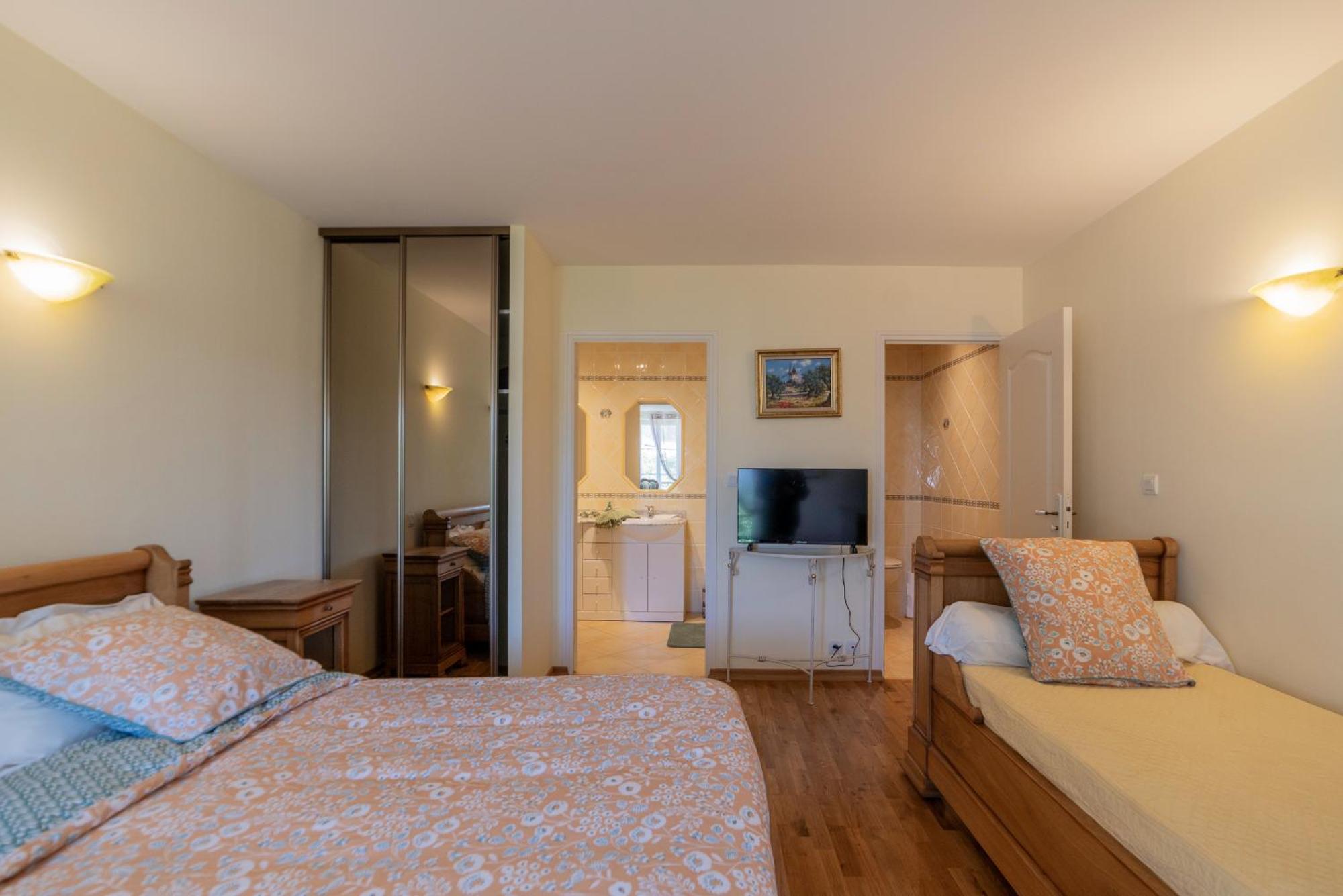 Bed and Breakfast Chambre D'Hotes Le Val Du Chapelain Montigny-la-Resle Pokoj fotografie